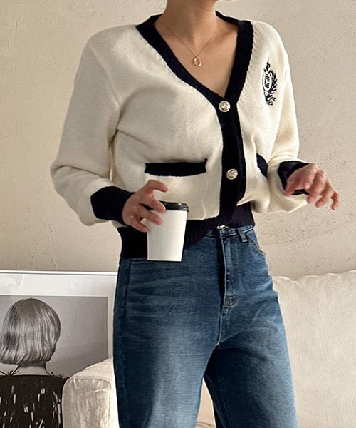 NANING9（ナンニング）の「NANING9 配色刺繍Vネックニットカーディガン（カーディガン/ボレロ・レディース・クリーム/ネイビー・FREE）」の16枚目の写真