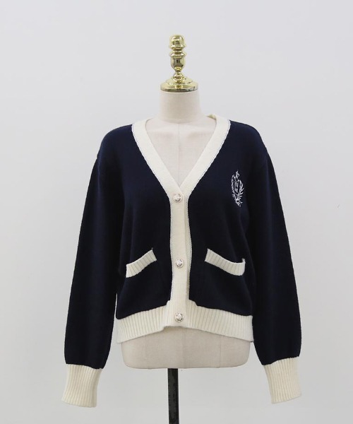 NANING9（ナンニング）の「NANING9 配色刺繍Vネックニットカーディガン（カーディガン/ボレロ・レディース・クリーム/ネイビー・FREE）」の14枚目の写真