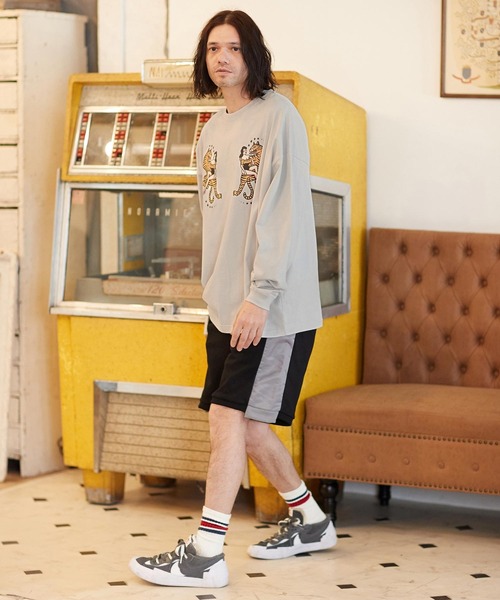 CAMBIO(カンビオ)の「mlt4261- タイガー×女性(タトゥー風デザイン)ビッグシルエットロンT(Tシャツ/カットソー・メンズ・パープル/グレー/ホワイト・S/XL/M/L)」の7枚目の写真