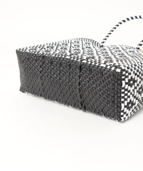 Letra（レトラ）の「メルカドバッグ ロンボ ホワイト×ブラック