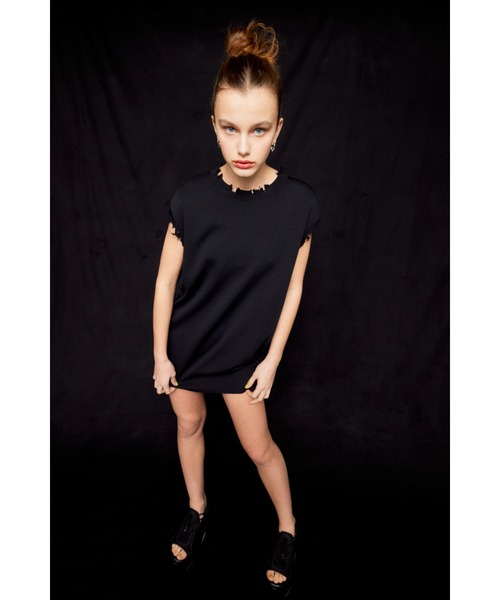 SLY（スライ）の「LIMITED ITEM FRENCH SLEEVE CRUSH TUNIC フレンチスリーブ クラッシュ チュニック ノースリーブ セットアップ可能 ベスト（ニット/セーター・レディース・グレー/ブラック/アイボリー/ターコイズブルー・FREE）」の10枚目の写真