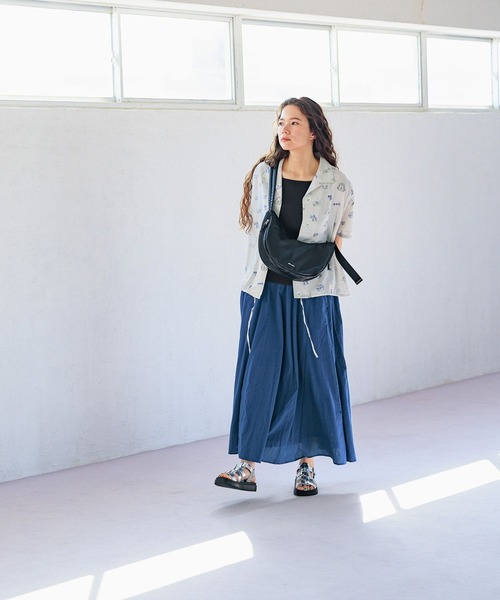 niko and...（ニコアンド）の「オリジナル月型ショルダーバッグ（ショルダーバッグ・レディース・ブラック/アイボリー・0）」の3枚目の写真