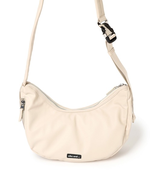 niko and...（ニコアンド）の「オリジナル月型ショルダーバッグ（ショルダーバッグ・レディース・ブラック/アイボリー・0）」の12枚目の写真