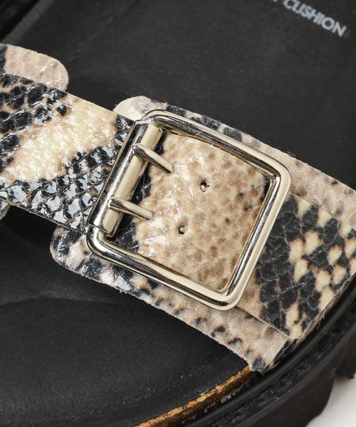 Mazell（マゼル）の「Mazell / PLAKTONトラックソールサンダル（サンダル・レディース・ホワイト/ブラック/パイソン・36/37/38）」の6枚目の写真