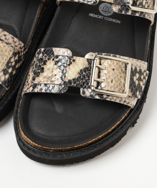 Mazell（マゼル）の「Mazell / PLAKTONトラックソールサンダル（サンダル・レディース・ホワイト/ブラック/パイソン・36/37/38）」の22枚目の写真