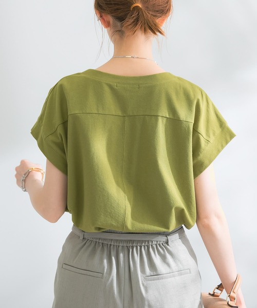 URBAN RESEARCH ROSSO WOMEN（アーバンリサーチ　ロッソ）の「ドライタッチデザインコクーンTシャツ（Tシャツ/カットソー・レディース・ブラック/パープル/オフホワイト/グリーン・FREE）」の11枚目の写真