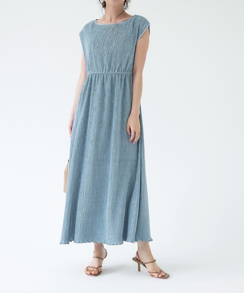 サテンプリーツノースリワンピース