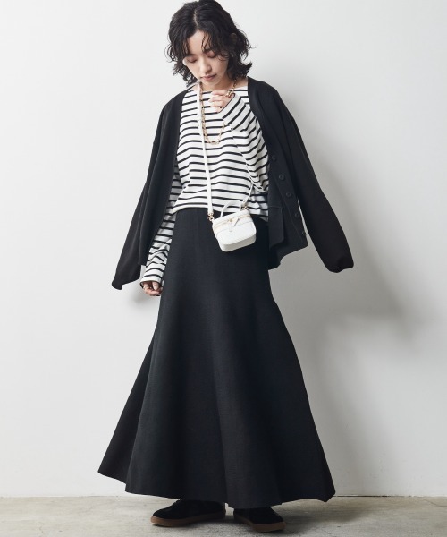 CHIC STYLE(シックスタイル)の「<大きいサイズ>シンプルVネックカーディガン シックスタイル(カーディガン/ボレロ・レディース・ブラック/ブラウン・3L/5L/L/4L/LL)」の6枚目の写真