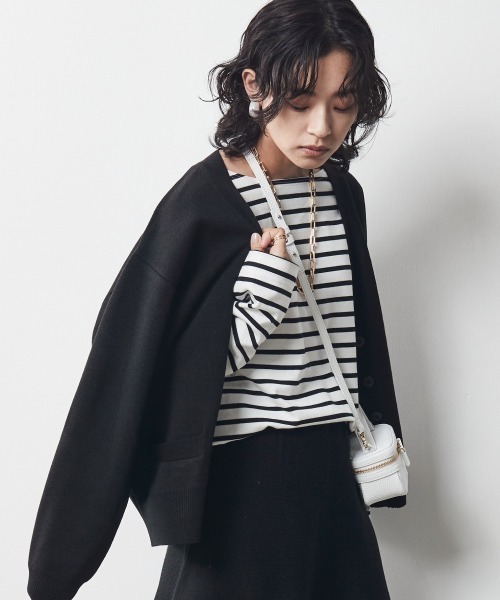 CHIC STYLE(シックスタイル)の「<大きいサイズ>シンプルVネックカーディガン シックスタイル(カーディガン/ボレロ・レディース・ブラック/ブラウン・3L/5L/L/4L/LL)」の15枚目の写真