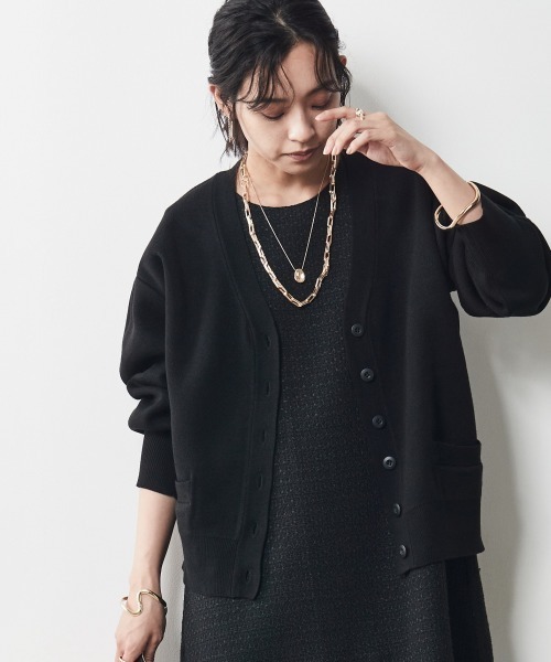 CHIC STYLE(シックスタイル)の「<大きいサイズ>シンプルVネックカーディガン シックスタイル(カーディガン/ボレロ・レディース・ブラック/ブラウン・3L/5L/L/4L/LL)」の16枚目の写真