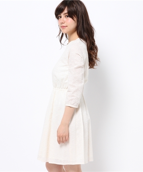 NATURAL BEAUTY BASIC（ナチュラルビューティーベーシック）の「エンブロイダリーワンピース（ワンピース・レディース・イエロー/ホワイト系その他/ネイビー・MEDIUM/SMALL）」の5枚目の写真