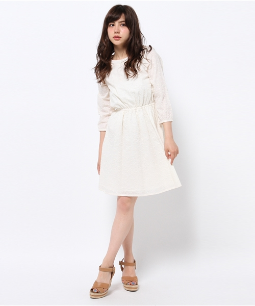 NATURAL BEAUTY BASIC（ナチュラルビューティーベーシック）の「エンブロイダリーワンピース（ワンピース・レディース・イエロー/ホワイト系その他/ネイビー・MEDIUM/SMALL）」の7枚目の写真