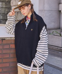ワンポイントロゴ刺繍片畔編みドライバーズニットベスト