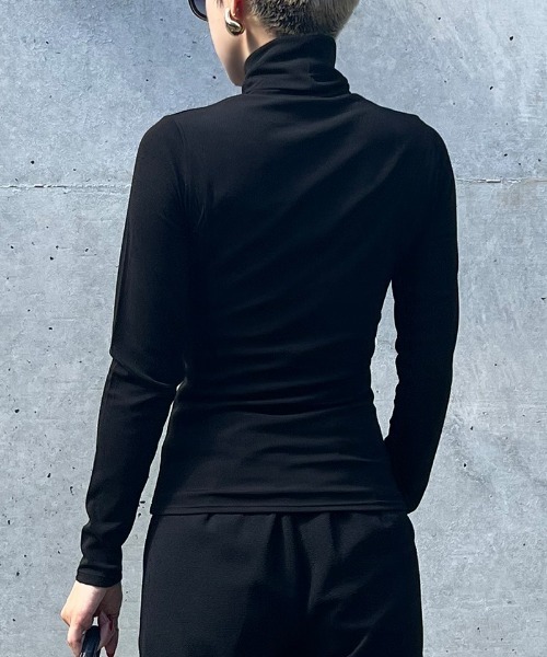 JENNE(ジェンヌ)の「ソフトタッチJENNEベーシックカットソー(Tシャツ/カットソー・レディース・ホワイト/ネイビー/ブラック・MEDIUM/LARGE/SMALL)」の6枚目の写真