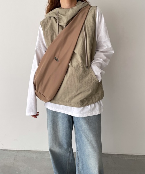 CANAL JEAN（キャナルジーン）の「choice_cnl　Pals.刺繍ショルダーバッグ（ショルダーバッグ・レディース・チャコールグレー/ブラック/ベージュ・ONE SIZE）」の3枚目の写真