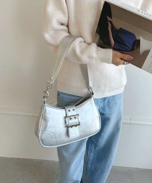 wears(ウェアーズ)の「べルトショルダーミニバッグ(ショルダーバッグ・レディース・アイボリー/ブラック/シルバー・FREE)」の21枚目の写真