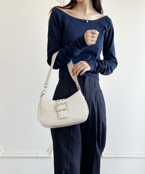 wears(ウェアーズ)の「べルトショルダーミニバッグ(ショルダーバッグ・レディース・アイボリー/ブラック/シルバー・FREE)」の12枚目の写真