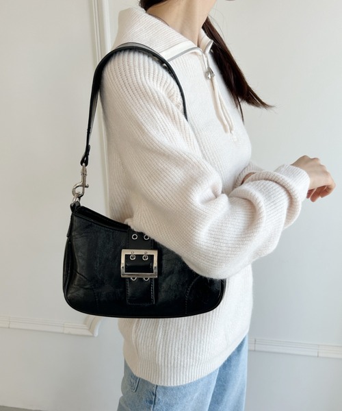 wears(ウェアーズ)の「べルトショルダーミニバッグ(ショルダーバッグ・レディース・アイボリー/ブラック/シルバー・FREE)」の15枚目の写真
