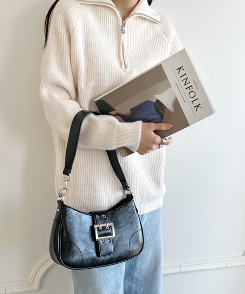 wears(ウェアーズ)の「べルトショルダーミニバッグ(ショルダーバッグ・レディース・アイボリー/ブラック/シルバー・FREE)」の17枚目の写真