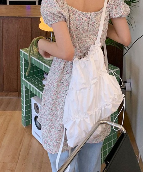 LYEON（リヨン）の「シャーリングナップサック（バックパック/リュック・レディース・ホワイト・FREE）」の3枚目の写真