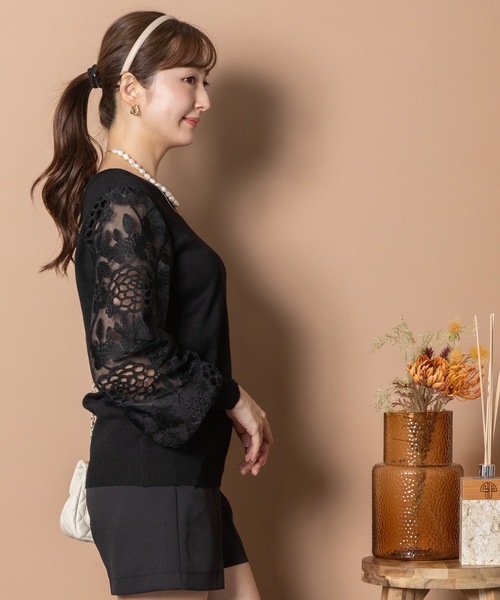 MHBG TOKYO（エムエイチビージートーキョー）の「袖レースプルオーバーニット（ニット/セーター・レディース・ブラック/ベージュ/グレー・FREE）」の14枚目の写真