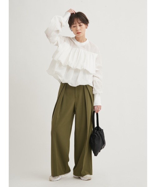 まとめ買いでお得 emmi（エミ）の「【emmi atelier】フリルボリュームブラウス トップス
