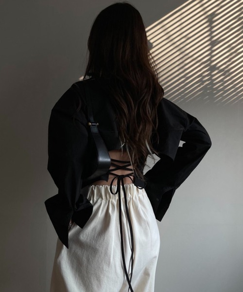 Chick(チック)の「▲Cross Back Short Shirt / クロスショート丈シャツ(シャツ/ブラウス・レディース・ブラック/ライトブルー・FREE)」の1枚目の写真