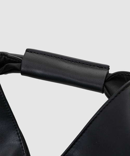 MM6 Maison Margiela（ｴﾑｴﾑｼｯｸｽ ﾒｿﾞﾝ ﾏﾙｼﾞｪﾗ）の「SMALL JAPANESE HANDBAG（ハンドバッグ・レディース・ブラック・FREE）」の3枚目の写真