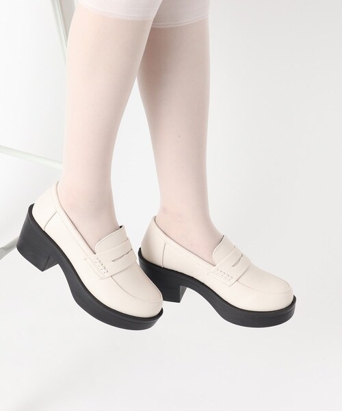 cs T&P（シーエスティーアンドピー）の「◆厚底ローファー（パンプス・レディース・ブラック系1/アイボリー/ブラック・S/M/L/LL）」の7枚目の写真