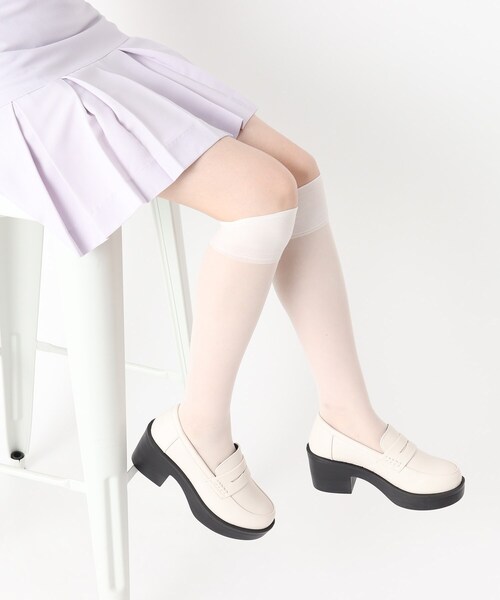 cs T&P（シーエスティーアンドピー）の「◆厚底ローファー（パンプス・レディース・ブラック系1/アイボリー/ブラック・S/M/L/LL）」の2枚目の写真