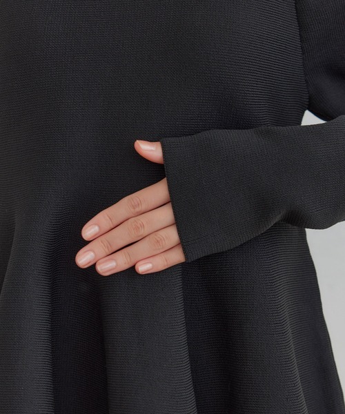 VIS（ビス）の「【洗える】ペプラムニットプルオーバー（ニット/セーター・レディース・ブラック/ライトグレー/キナリ・FREE）」の22枚目の写真