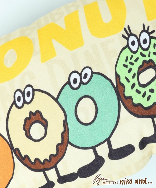 niko and（ニコアンド）の「【RYU AMBE】コラボ クッション