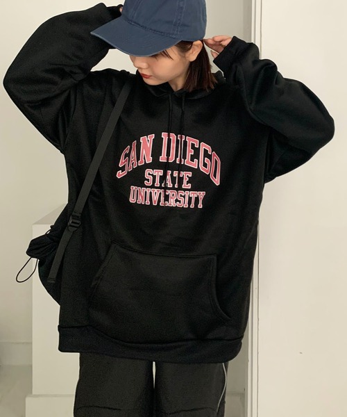 SHEPP(シープ)の「カレッジロゴ プルパーカー(パーカー・レディース・レッド/グレー/ネイビー/ブラック・L/XXL/XL)」の10枚目の写真