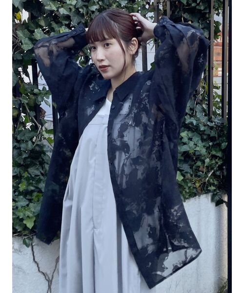 MURUA（ムルーア）の「シアーパターンオーバーシャツ（シャツ/ブラウス・レディース・ホワイト/ブラック・FREE）」の17枚目の写真