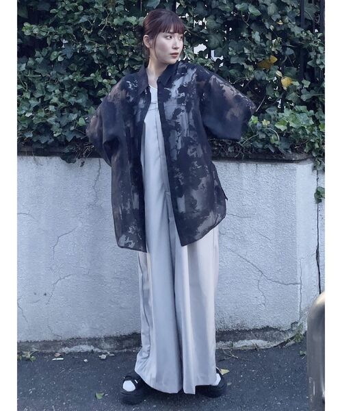 MURUA（ムルーア）の「シアーパターンオーバーシャツ（シャツ/ブラウス・レディース・ホワイト/ブラック・FREE）」の15枚目の写真