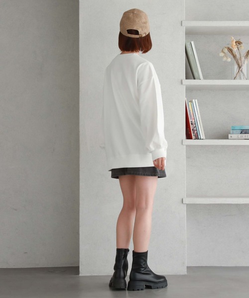 archives（アルシーヴ）の「刺繍ロゴルーズスウェット（スウェット・レディース・ブラック/オフホワイト/グレー・MEDIUM）」の9枚目の写真