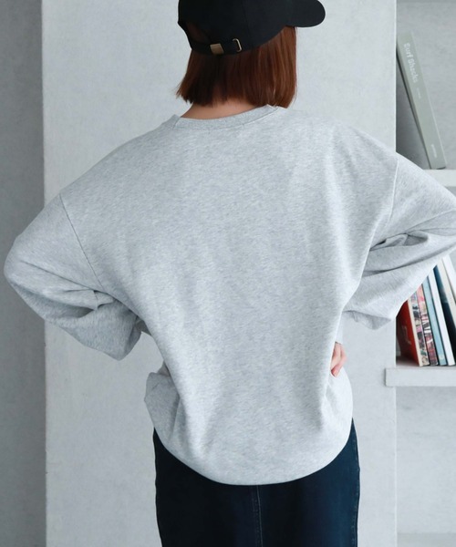 archives（アルシーヴ）の「刺繍ロゴルーズスウェット（スウェット・レディース・ブラック/オフホワイト/グレー・MEDIUM）」の13枚目の写真