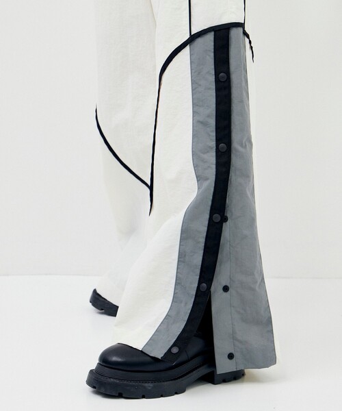 CITY TOKYO(シティトウキョウ)の「【UVカット】【手洗い可能】【撥水機能】アクティブカーブデザインワイドストレートパンツ(その他パンツ・レディース・オフホワイト/ブラック・1/2)」の17枚目の写真