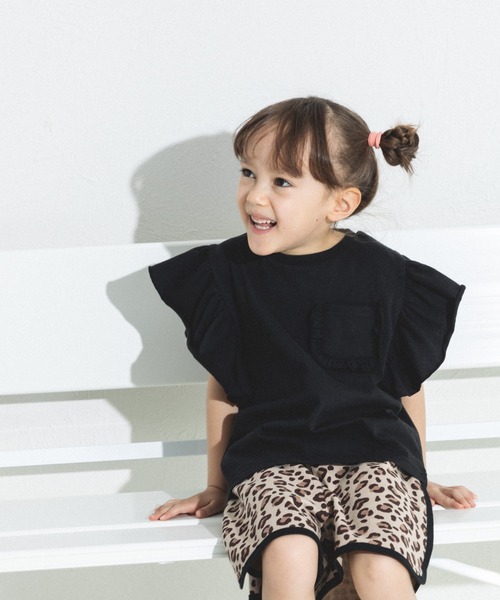 pairmanon（ペアマノン）の「ビッグフリル 胸ポケットTシャツ（Tシャツ/カットソー・キッズ・ブラック系その他/ライトピンク/ブルー/ピンク・90/100/110/120/130/140/150）」の2枚目の写真