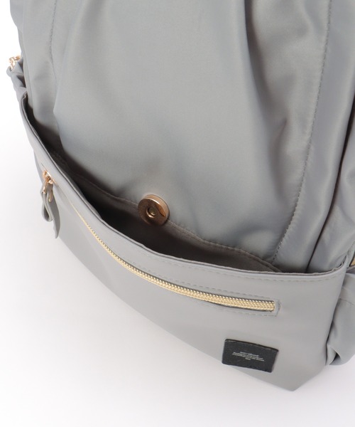 ikka（イッカ）の「撥水10ポケットミニリュック（バックパック/リュック・レディース・ブラック/グレー/オリーブ・FREE）」の4枚目の写真