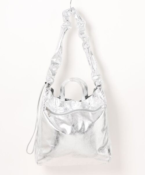 LOWRYS FARM（ローリーズファーム）の「シャーリング2WAYBAG 100159（トートバッグ・レディース・グレー/ブラック/アイボリー・FREE）」の4枚目の写真