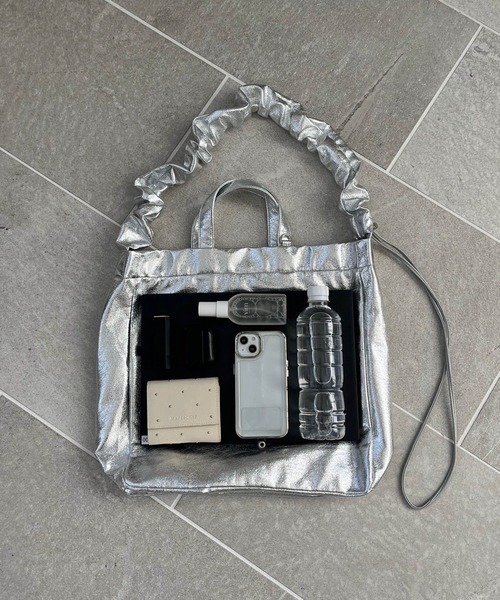 LOWRYS FARM（ローリーズファーム）の「シャーリング2WAYBAG 100159（トートバッグ・レディース・グレー/ブラック/アイボリー・FREE）」の8枚目の写真