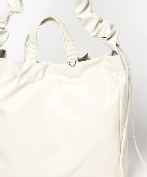 LOWRYS FARM（ローリーズファーム）の「シャーリング2WAYBAG 100159（トートバッグ・レディース・グレー/ブラック/アイボリー・FREE）」の14枚目の写真