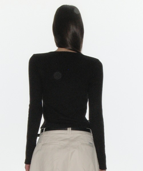 CRANK(クランク)の「A'GEM/9 × .kom 『CRANK/クランク』 RIBBED ZIPPER CARDIGAN/リベットジップカーデ(カーディガン/ボレロ・レディース・ブラック/グレー・FREE)」の6枚目の写真
