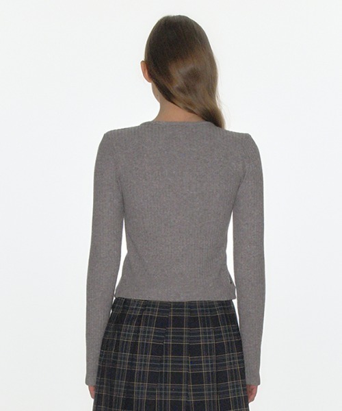 CRANK(クランク)の「A'GEM/9 × .kom 『CRANK/クランク』 RIBBED ZIPPER CARDIGAN/リベットジップカーデ(カーディガン/ボレロ・レディース・ブラック/グレー・FREE)」の10枚目の写真