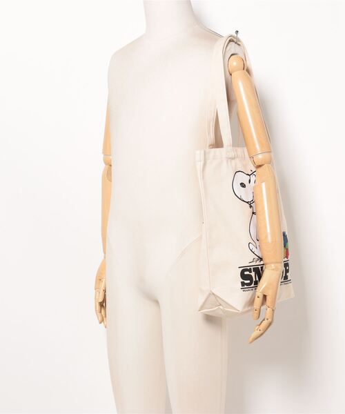 FRUIT OF THE LOOM(フルーツオブザルーム)の「FRUIT OF THE LOOM/フルーツオブザルーム PEANUTSトートバッグ(トートバッグ・レディース・グリーン/ピンク/アイボリー/ブルー/イエロー・ONE SIZE)」の6枚目の写真