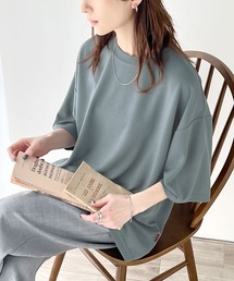 classicalelf（クラシカルエルフ）の「艶感素材でゆったりな着心地。オーバーサイズ ダンボールビッグTシャツ（Tシャツ/カットソー）」