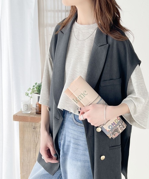 艶感素材でゆったりな着心地。オーバーサイズダンボールビッグTシャツ