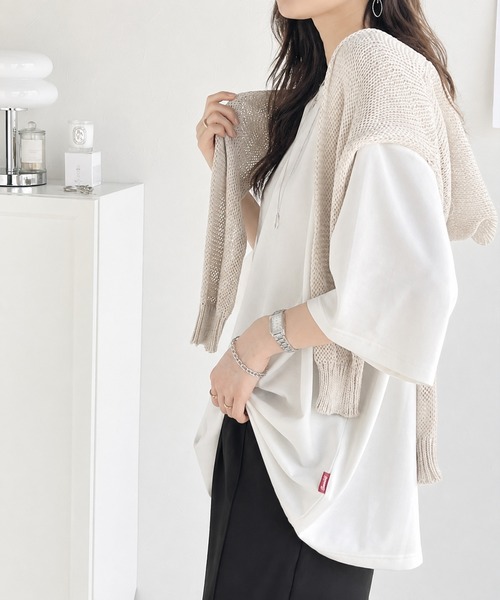 classicalelf(クラシカルエルフ)の「艶感素材でゆったりな着心地。オーバーサイズ ダンボールビッグTシャツ(Tシャツ/カットソー・レディース・杢グレー/ブルー/ベージュ/ブラック/ホワイト・SMALL/MEDIUM/LARGE/X-LARGE)」の8枚目の写真