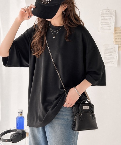 classicalelf(クラシカルエルフ)の「艶感素材でゆったりな着心地。オーバーサイズ ダンボールビッグTシャツ(Tシャツ/カットソー・レディース・杢グレー/ブルー/ベージュ/ブラック/ホワイト・SMALL/MEDIUM/LARGE/X-LARGE)」の14枚目の写真